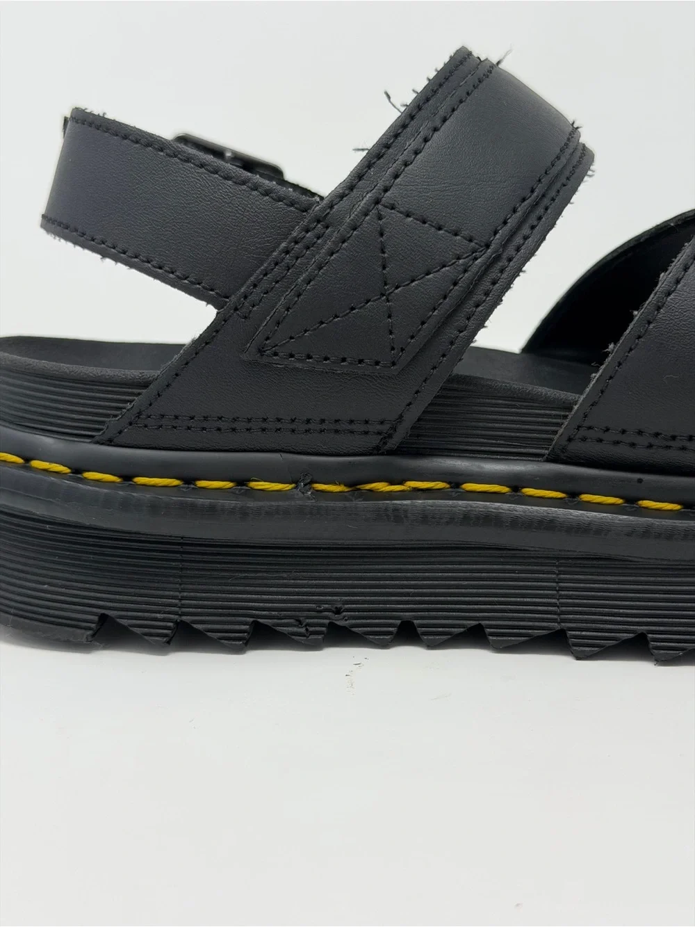 Dr. Martens Voss II Women’s US 6 Black Hydro Leather Platform Sandals Minimalist
